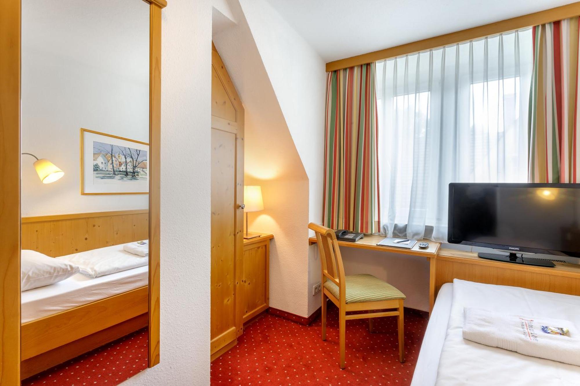 Hotel Zum Loewen Weißenhorn 외부 사진