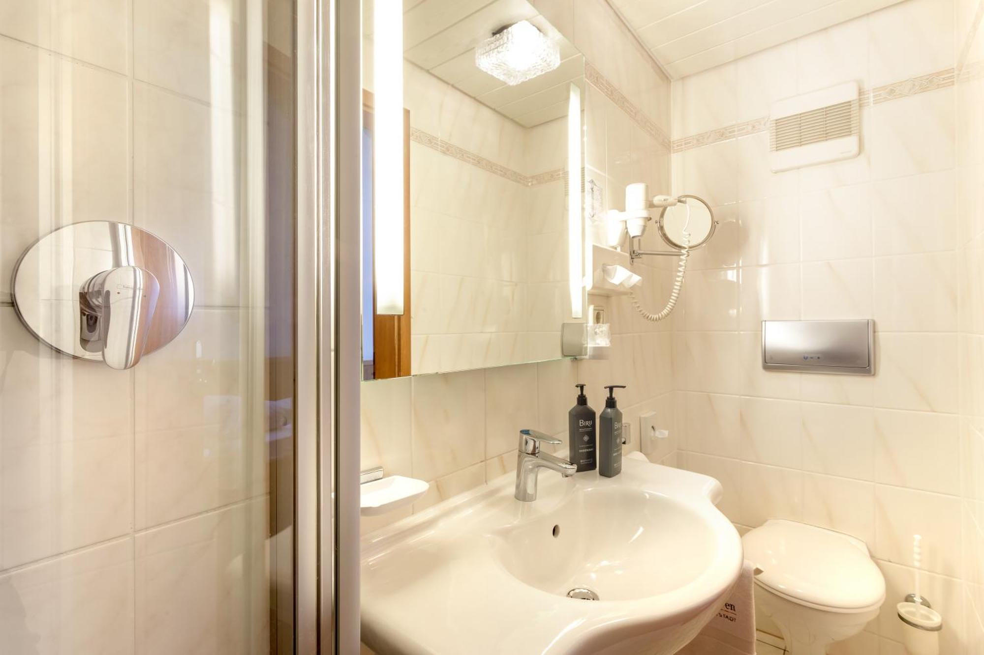 Hotel Zum Loewen Weißenhorn 외부 사진