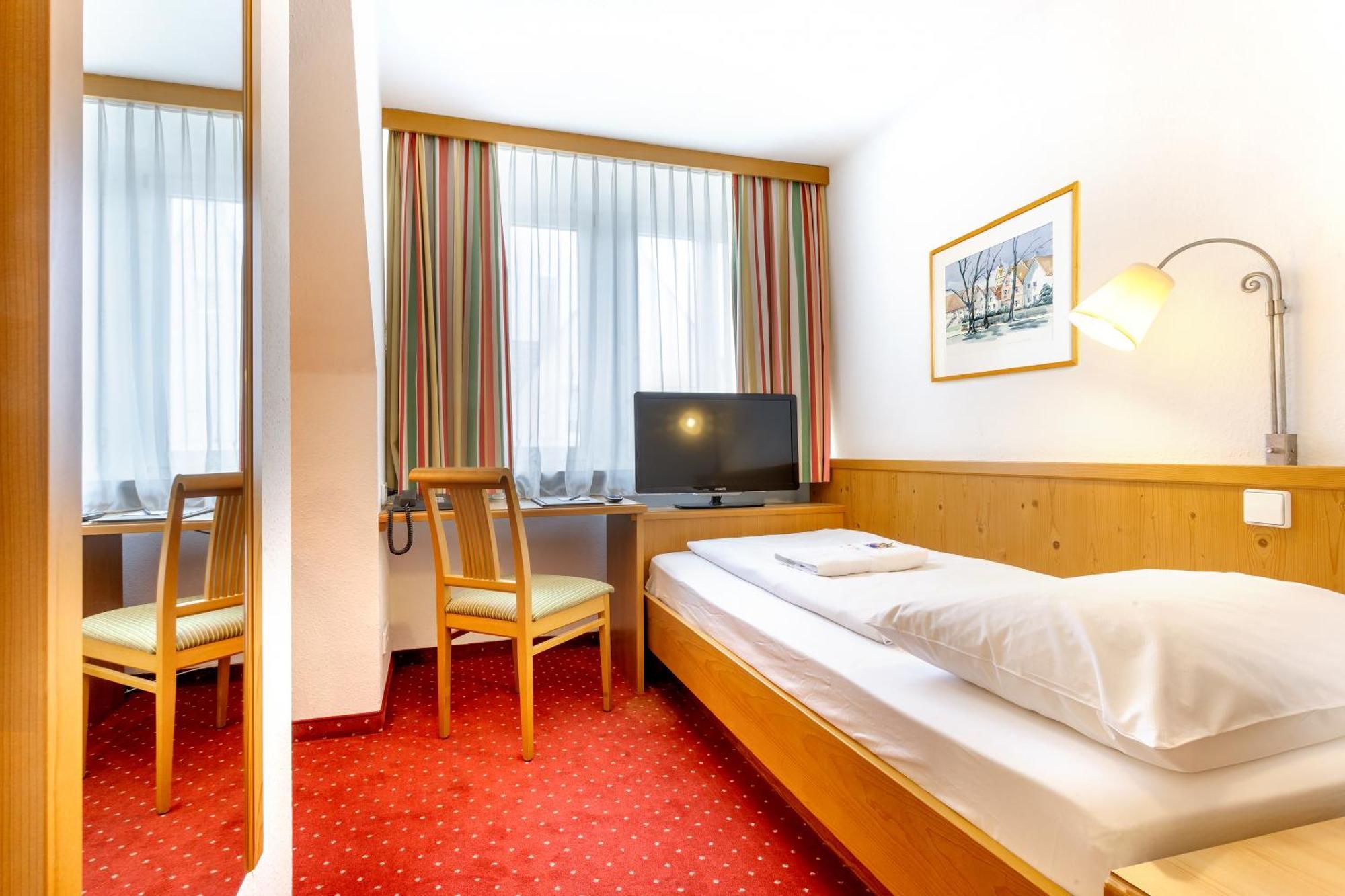 Hotel Zum Loewen Weißenhorn 외부 사진