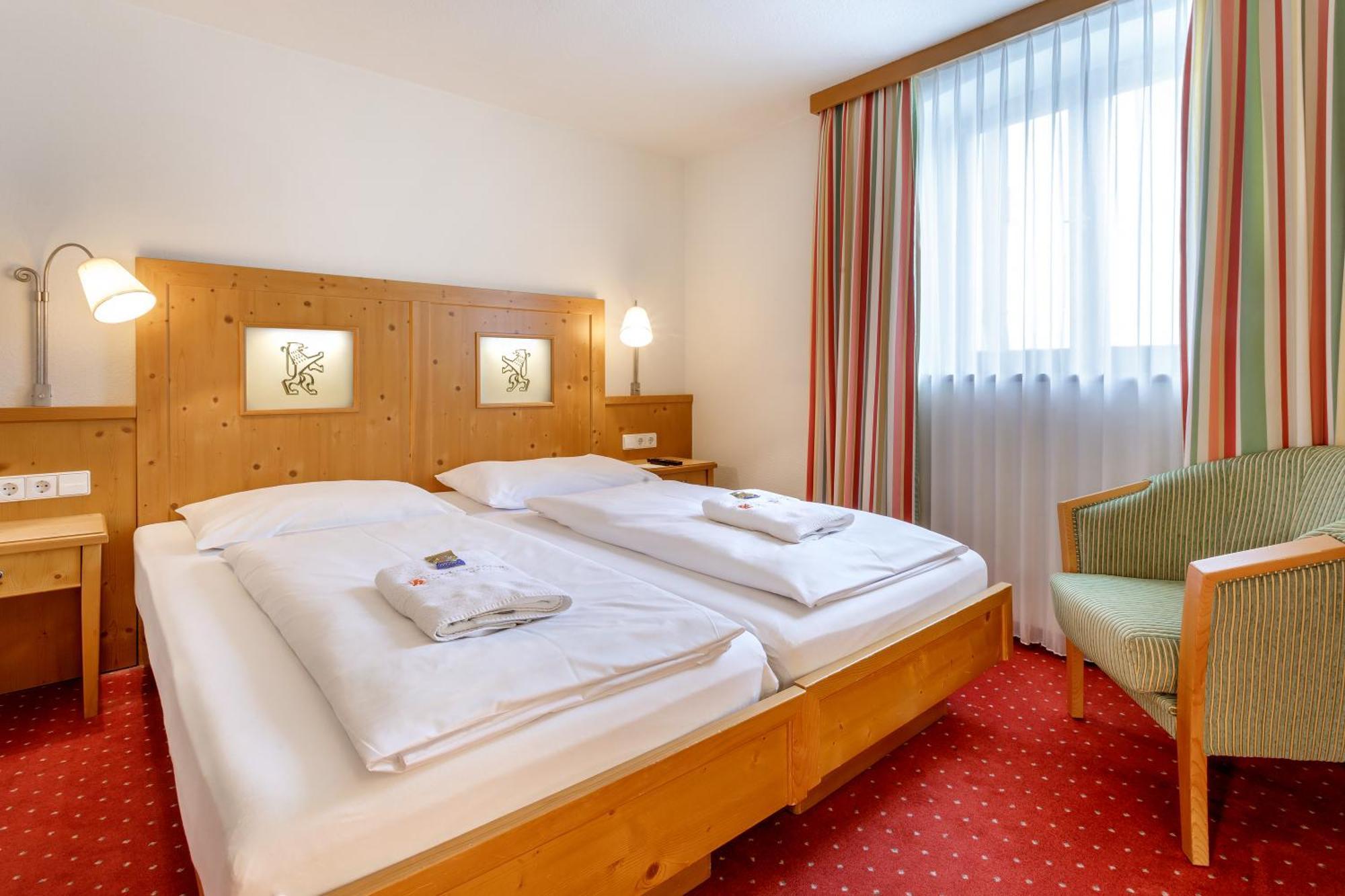 Hotel Zum Loewen Weißenhorn 외부 사진