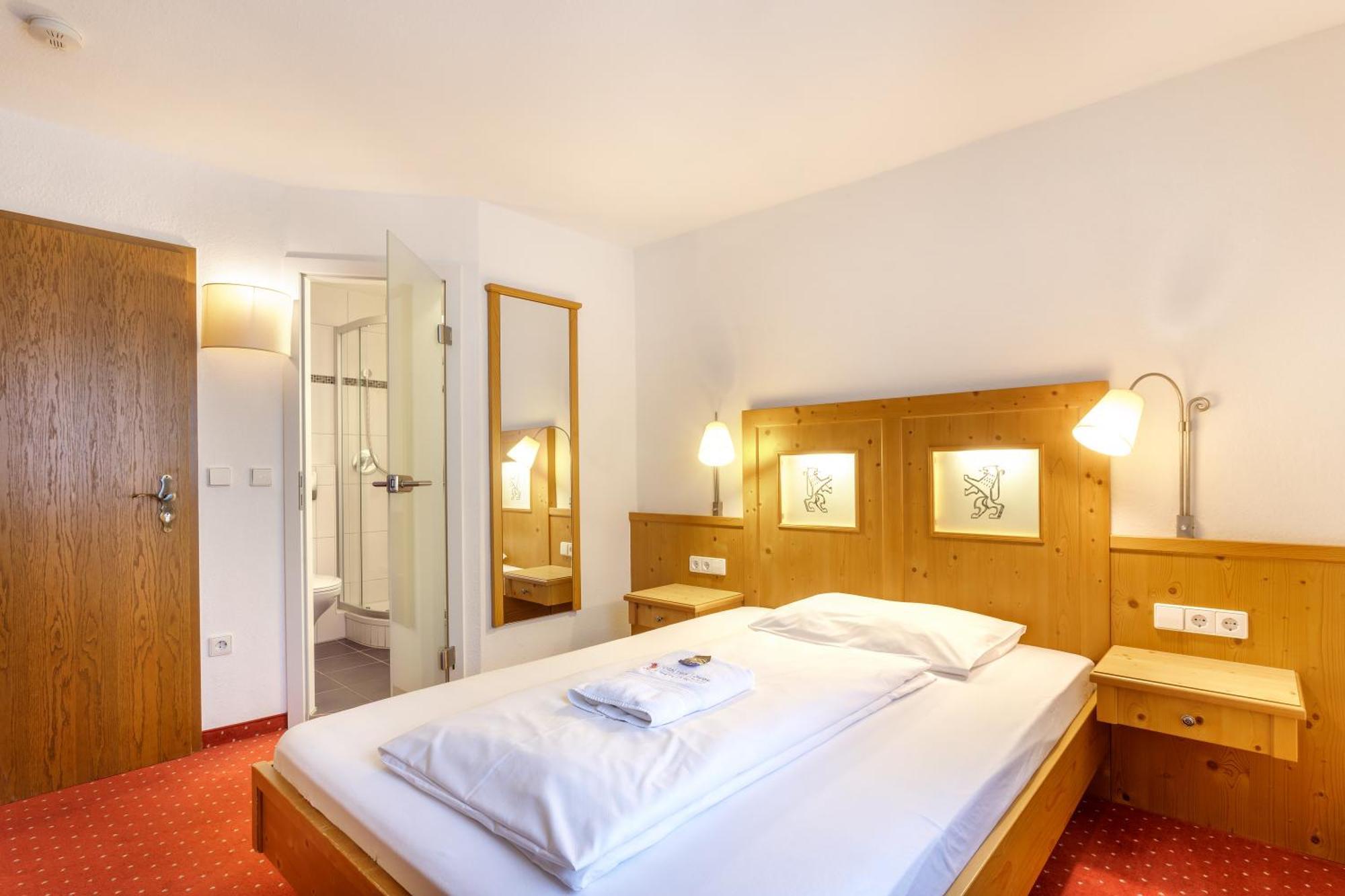 Hotel Zum Loewen Weißenhorn 외부 사진