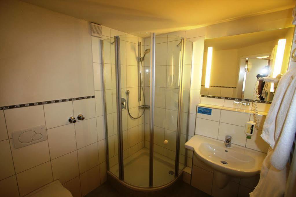 Hotel Zum Loewen Weißenhorn 외부 사진