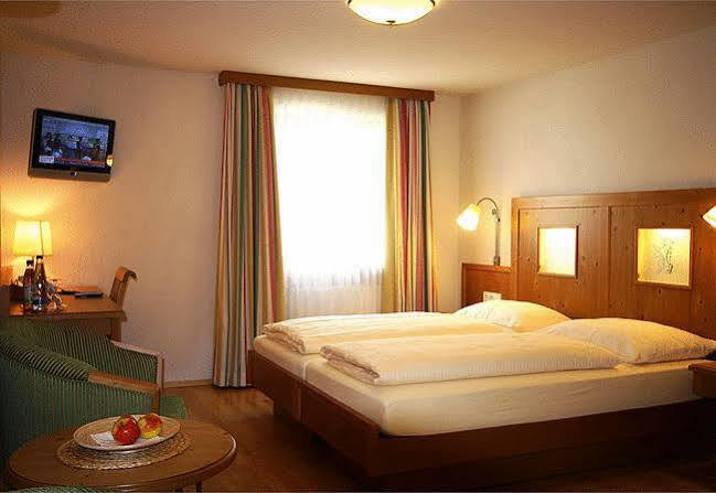 Hotel Zum Loewen Weißenhorn 외부 사진